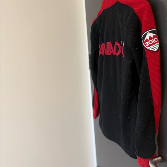 The Bay 2010 Olympic Sz. S GUC Classic Black and Red Quarter-Zip Sweatshirt - Picture 11 of 14